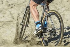 Cyclocross bike with cantilever brakes